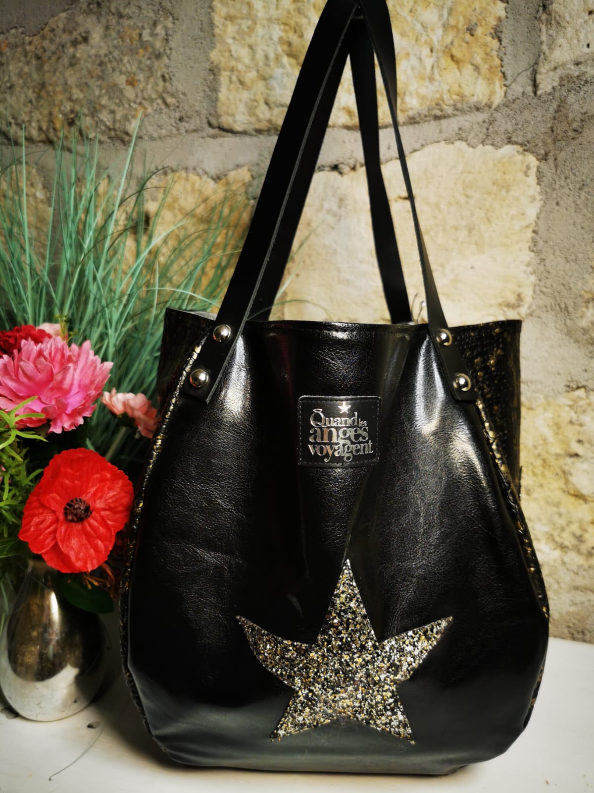 Sac baluchon en simili reptile noir et or – Image 11