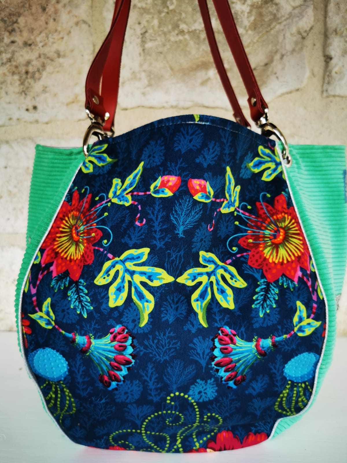 Sac à main forme baluchon en association de velours ras bohème et de velours uni côtelé vert – Image 6