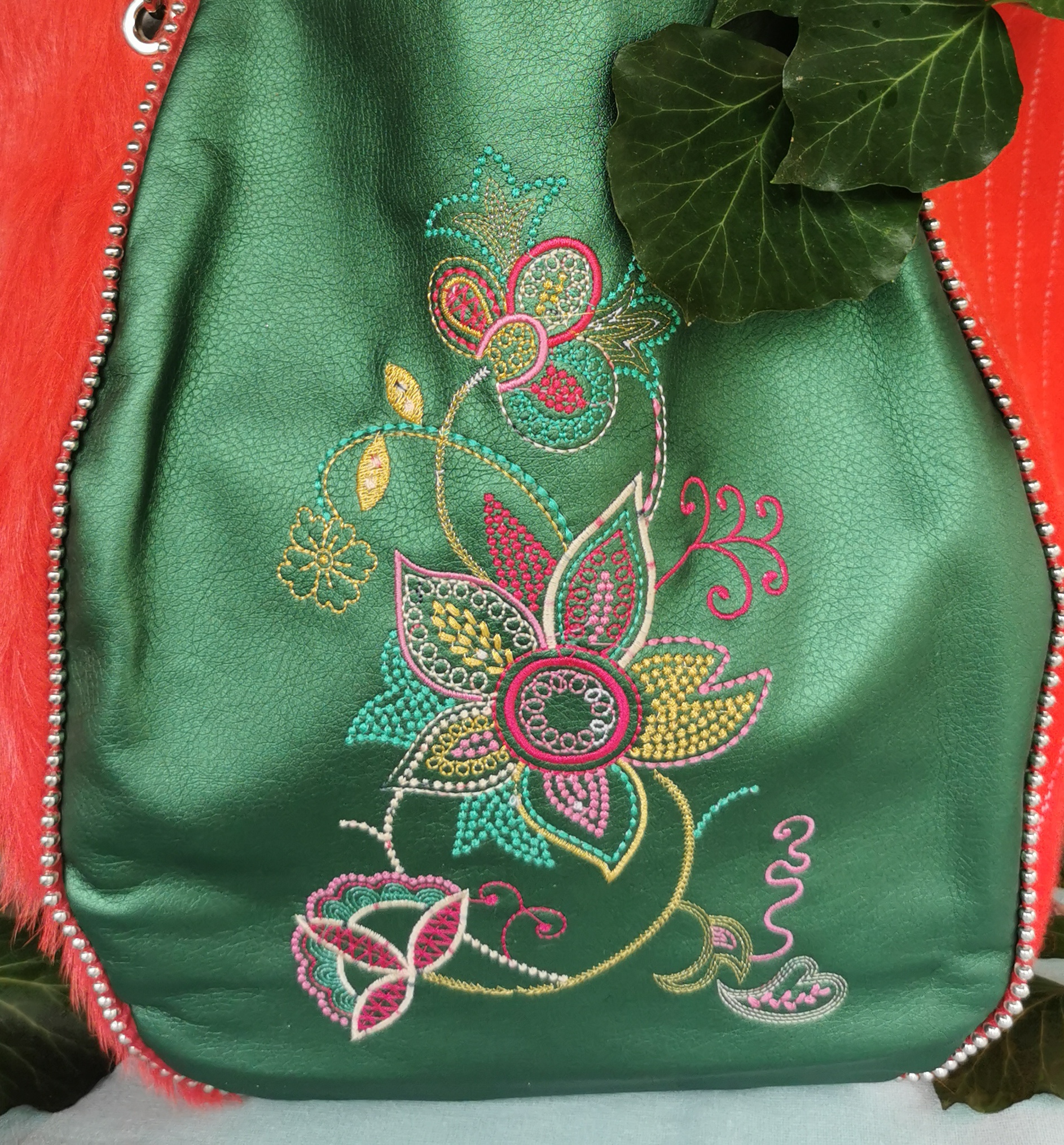 Sac baluchon simili et fausse fourrure... – Image 7